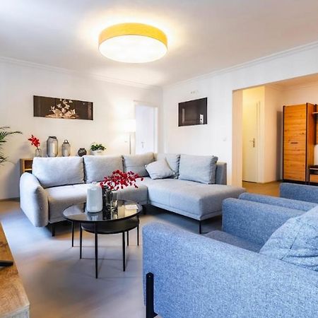 Experience Central Vienna From A Stylish And Modern Apartment Exterior photo