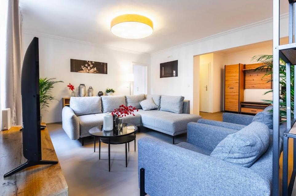 Experience Central Vienna From A Stylish And Modern Apartment Exterior photo