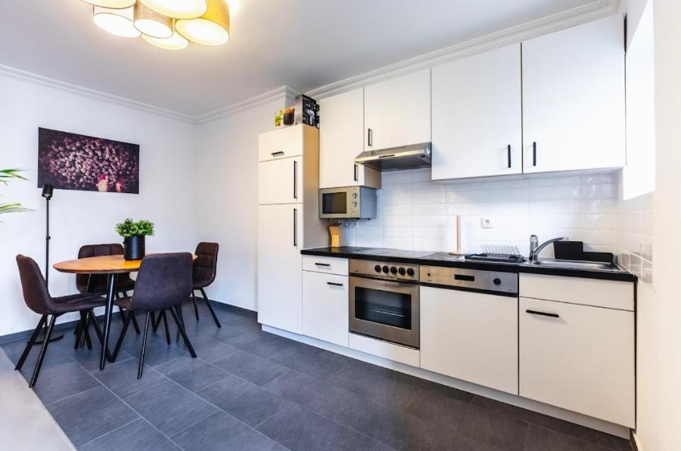 Experience Central Vienna From A Stylish And Modern Apartment Exterior photo