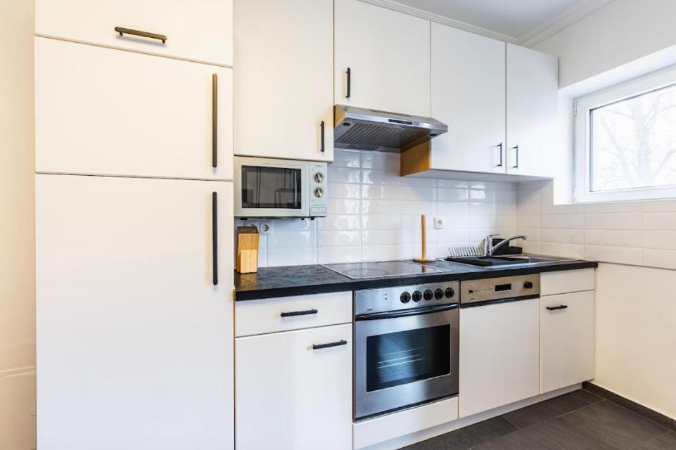 Experience Central Vienna From A Stylish And Modern Apartment Exterior photo